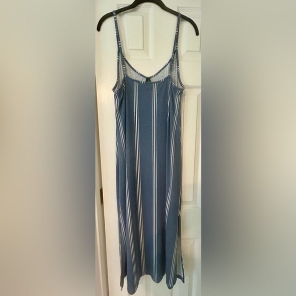 Roxy Maxi Dress - Picture 3 of 3